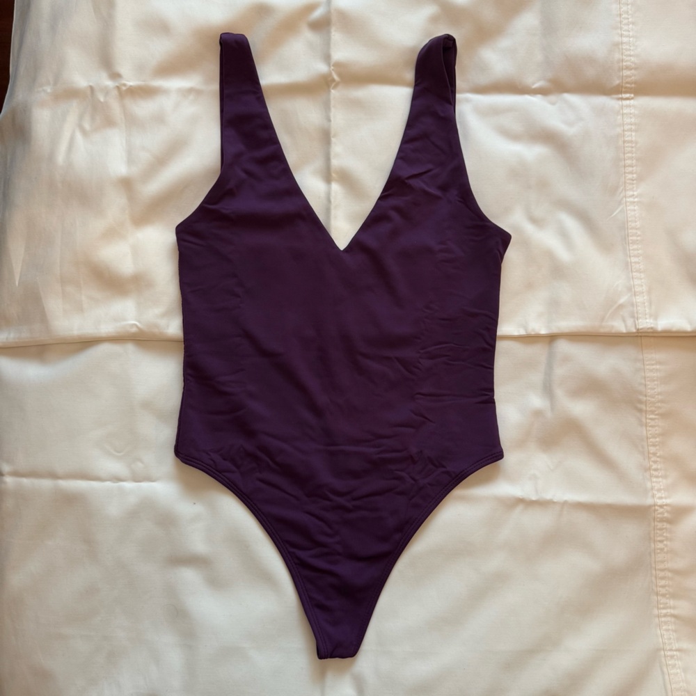 Aritzia Babaton Contour V-neck Bodysuit - Deep Purple
